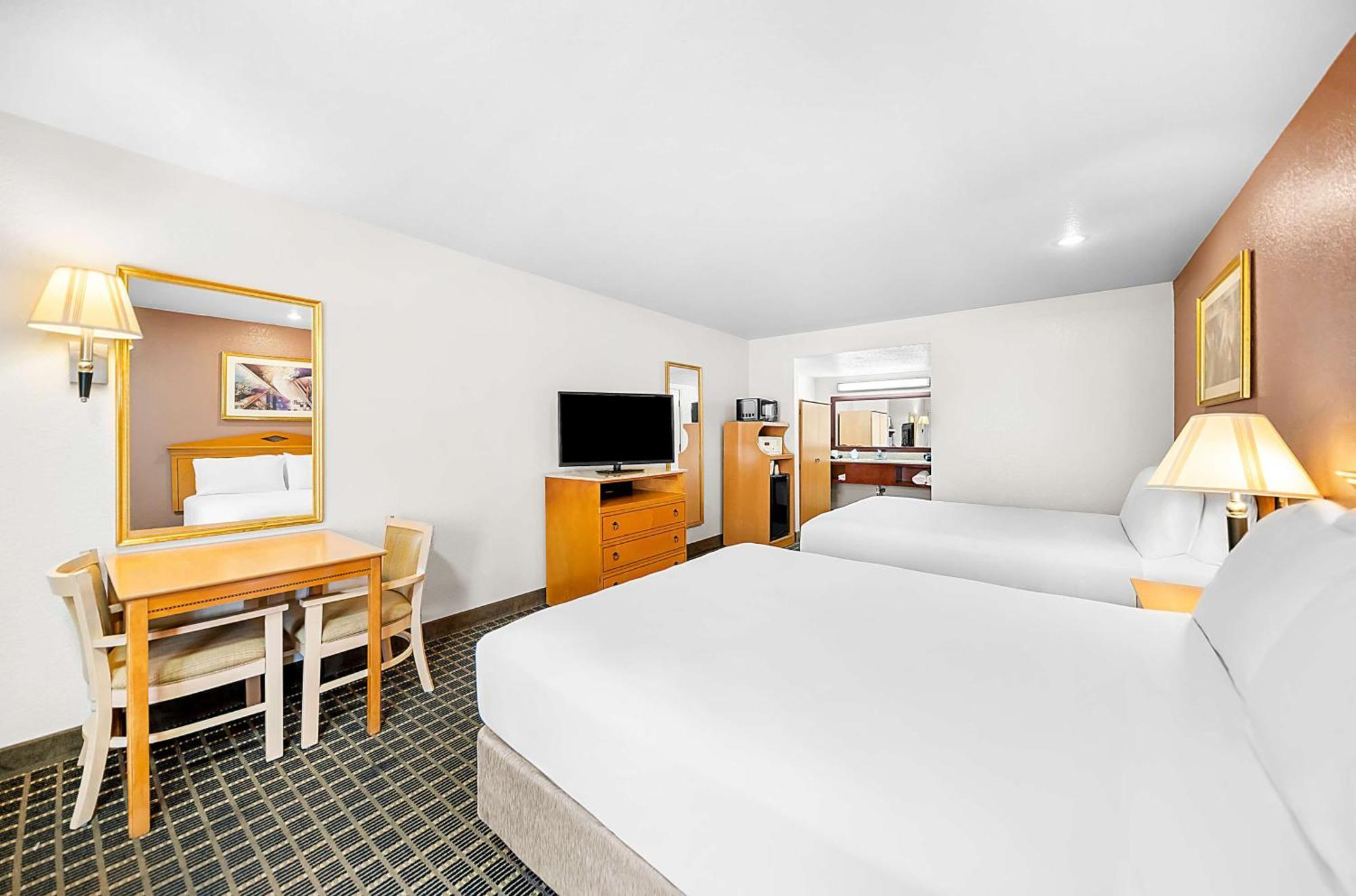 Surestayplus Hotel By Best Western San Jose Central City Екстер'єр фото