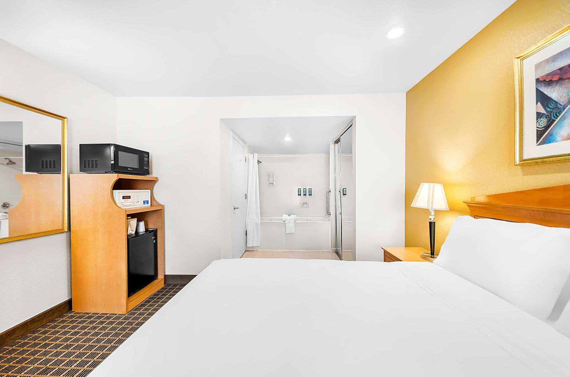 Surestayplus Hotel By Best Western San Jose Central City Екстер'єр фото